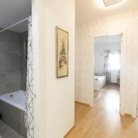 Museum 2 Apartment